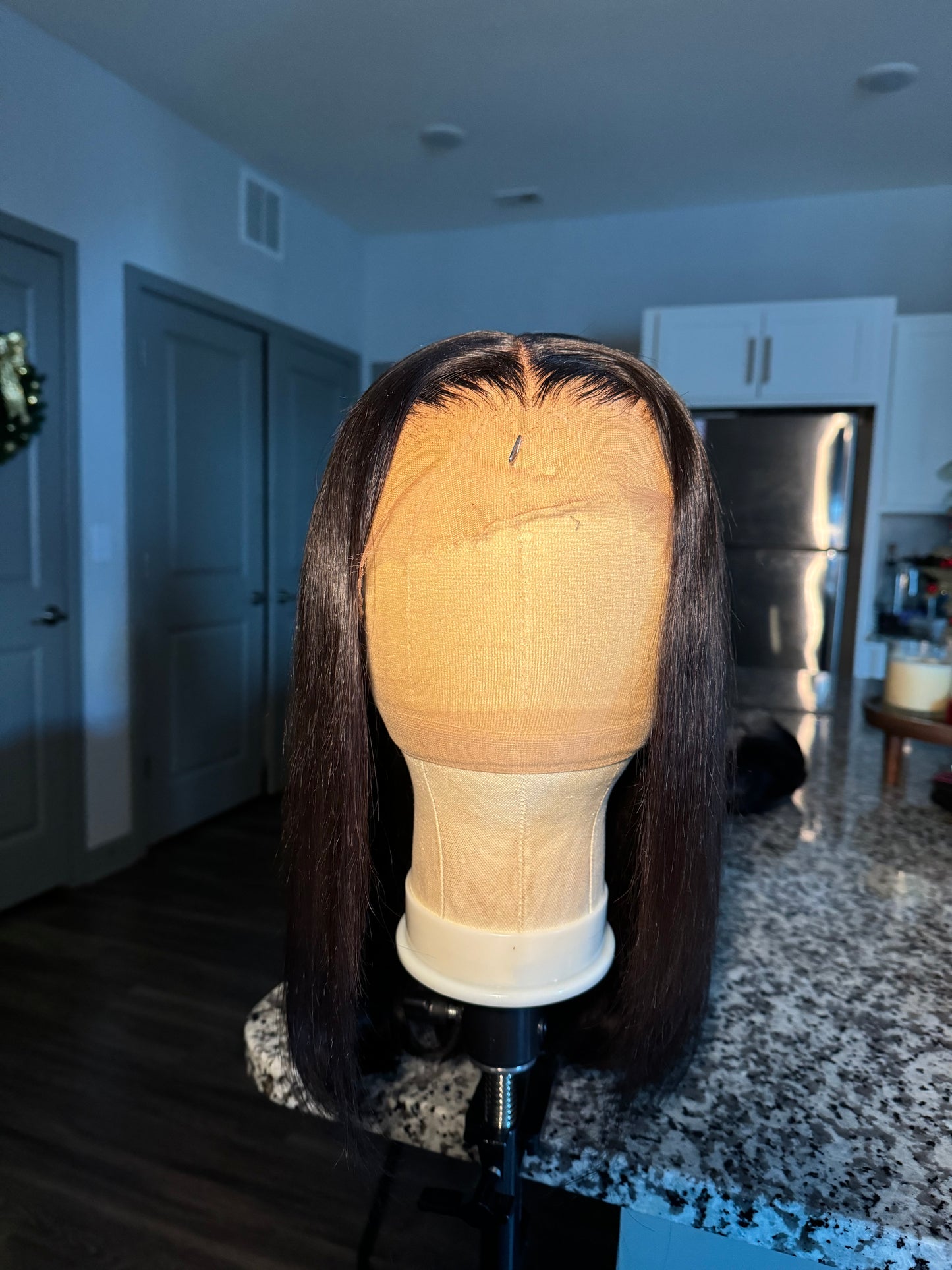 14 INCH LONG BOB MIDDLE PART